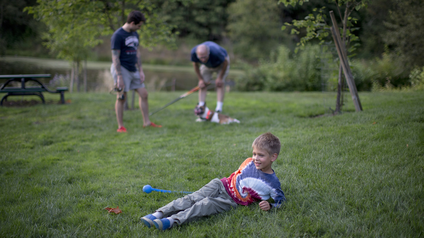 To Raise Confident Independent Kids >> Raising Free Range Kids In An Age Of Helicopter Parenting Is Tough To Raise Confident Independent Kids >> Raising Free Range Kids In An Age Of Helicopter Parenting Is Tough