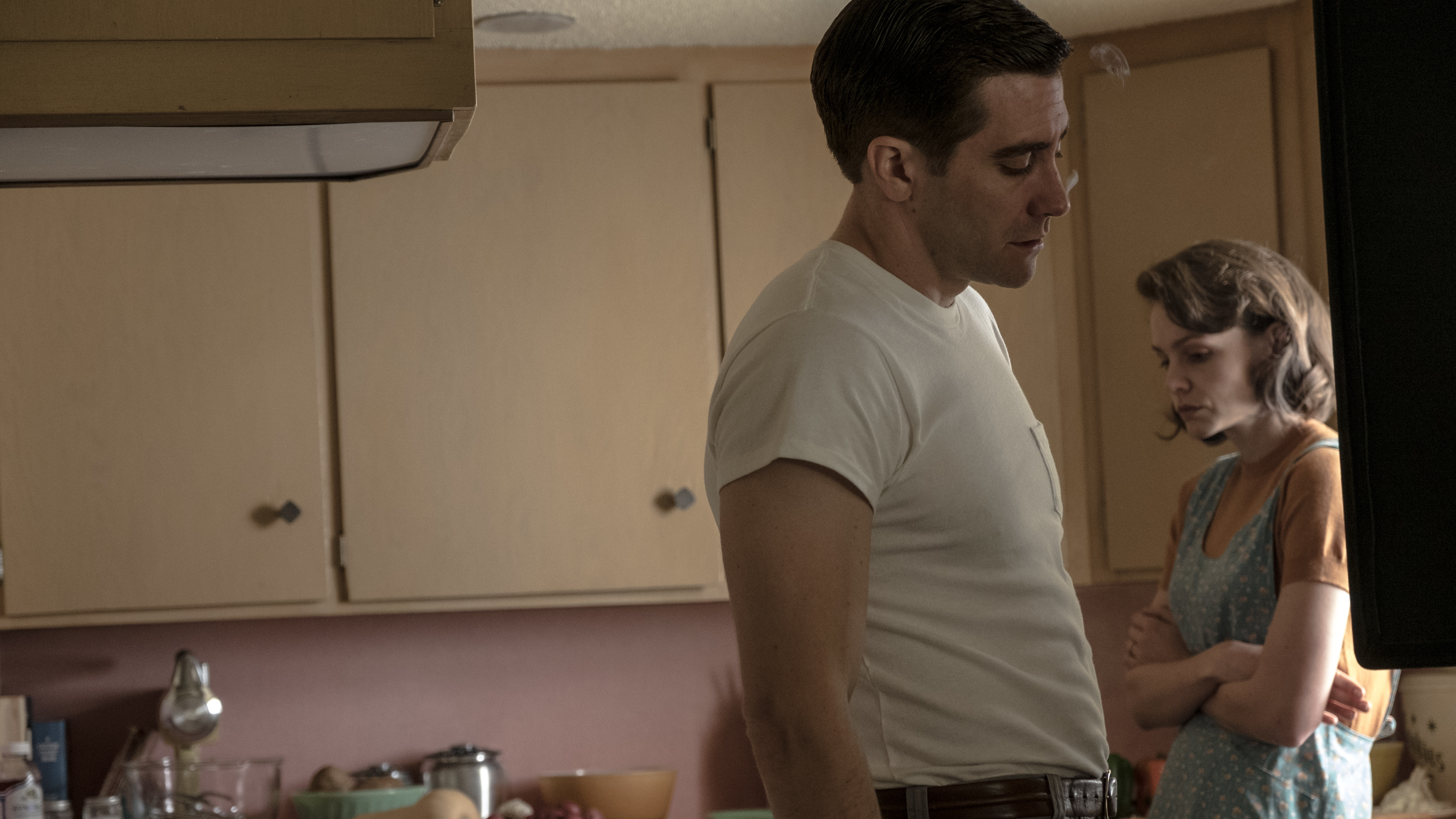 Jake Gyllenhaal and Carey Mulligan in Wildlife (IFC Films).