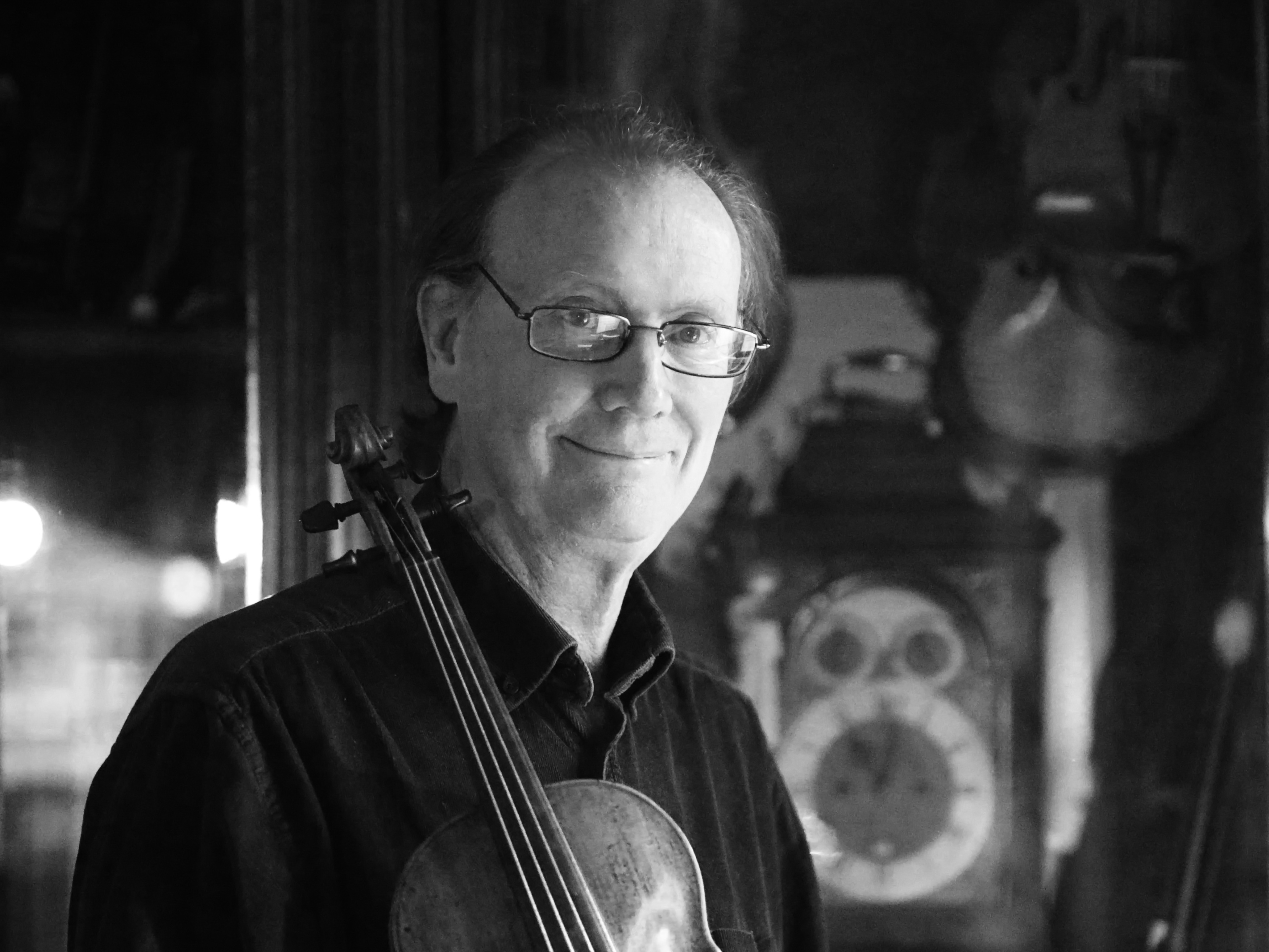 A 'Cosmic Connection' Between 2 Violinists