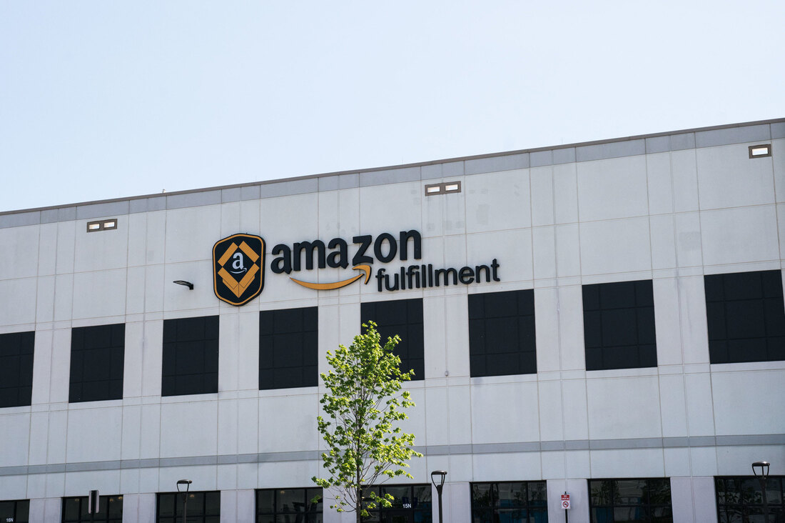 Amazon Prime How AI And Forecasting Power OneHour Deliveries NPR