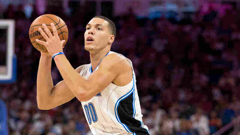 Aaron Gordon of the Orlando Magic handles the ball on Oct. 26, 2016 at Amway Center in Orlando, Fla.