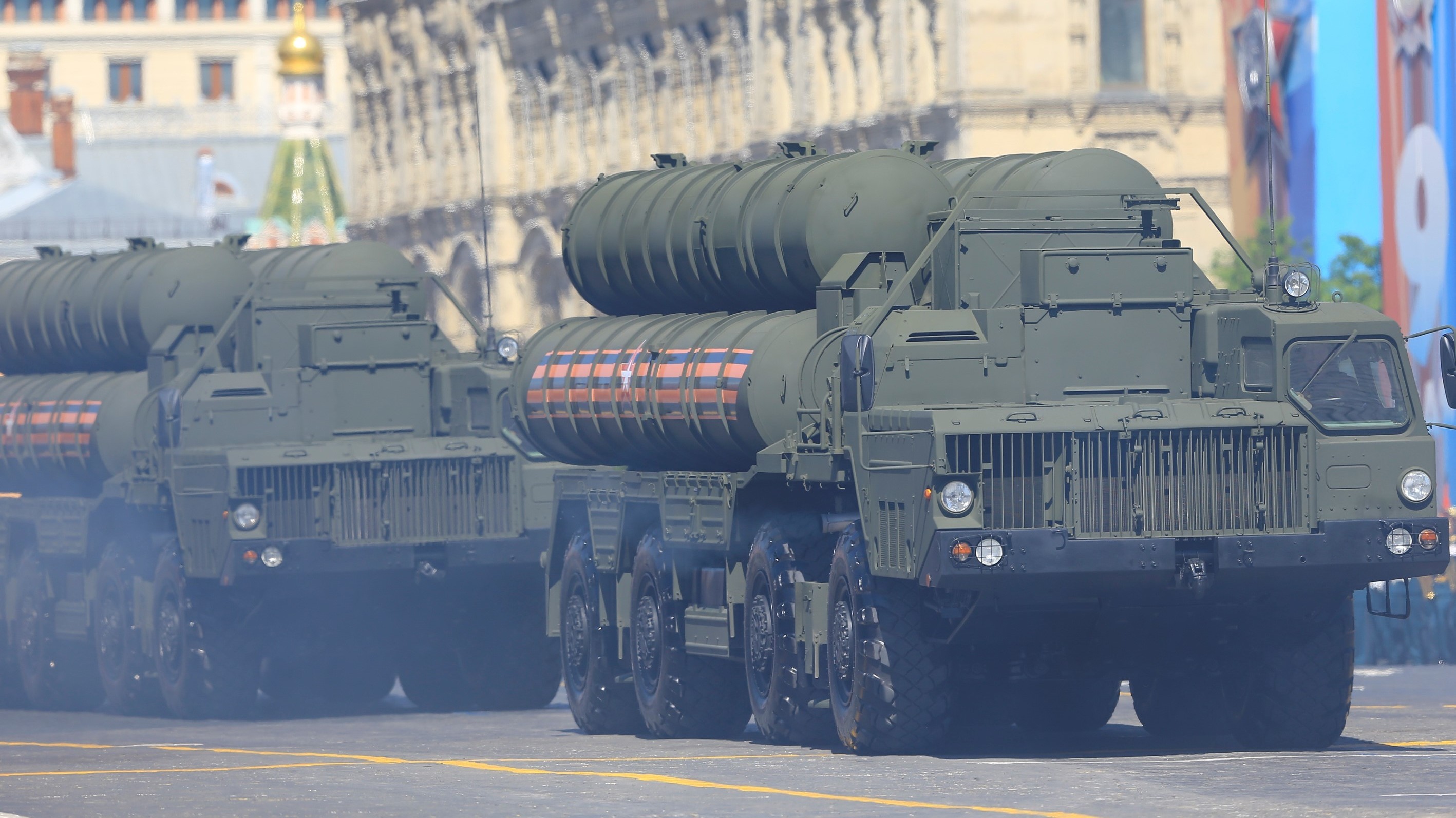 Russia is sending a new division of S-400 Triumf surface-to-air missile systems to Crimea, in a new sign of heightened tensions. Here, one of the systems is carried during the Victory Day military parade Russia held in May. (Getty Images)