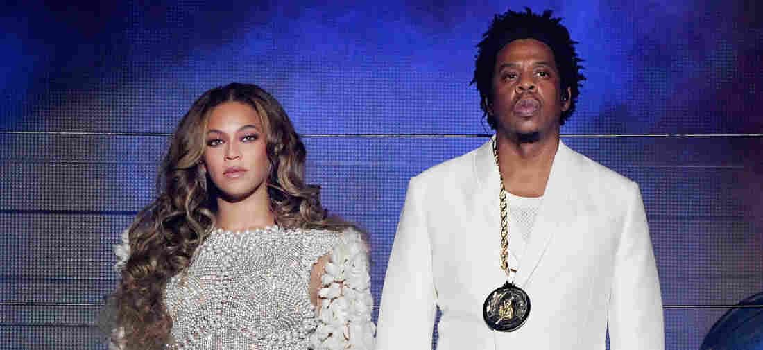 Beyoncé and JAY-Z perform onstage during the 'On The Run II' Tour at Rose Bowl on September 22, 2018 in Pasadena, California.
