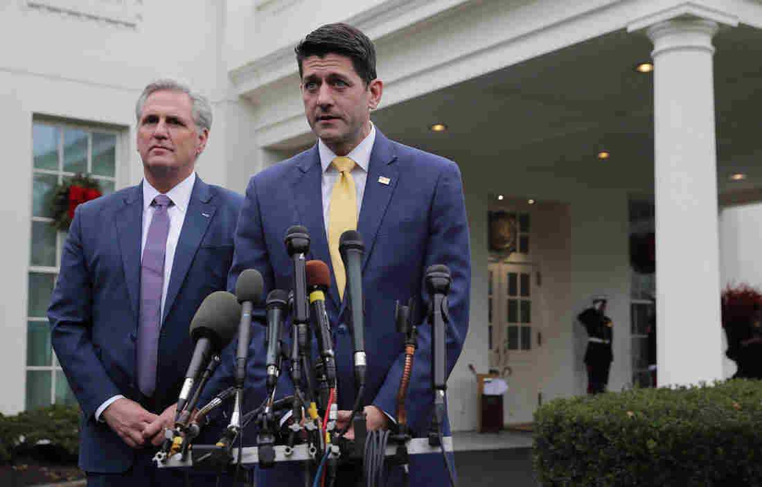 Trump meeting with House Republicans amid border wall showdown