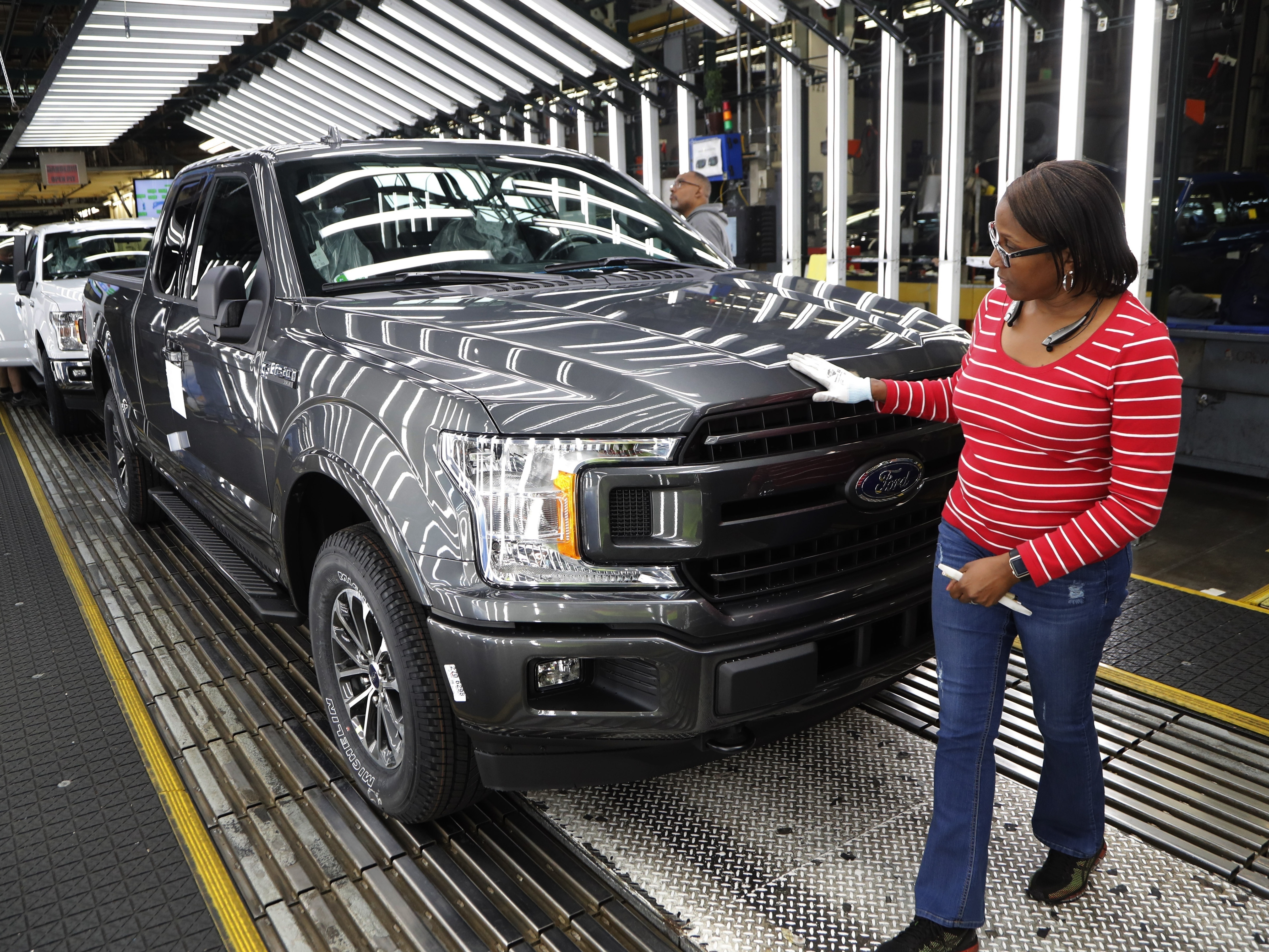 U.S. adds stronger-than-expected 312,000 jobs; unemployment rises to 3.9 percent