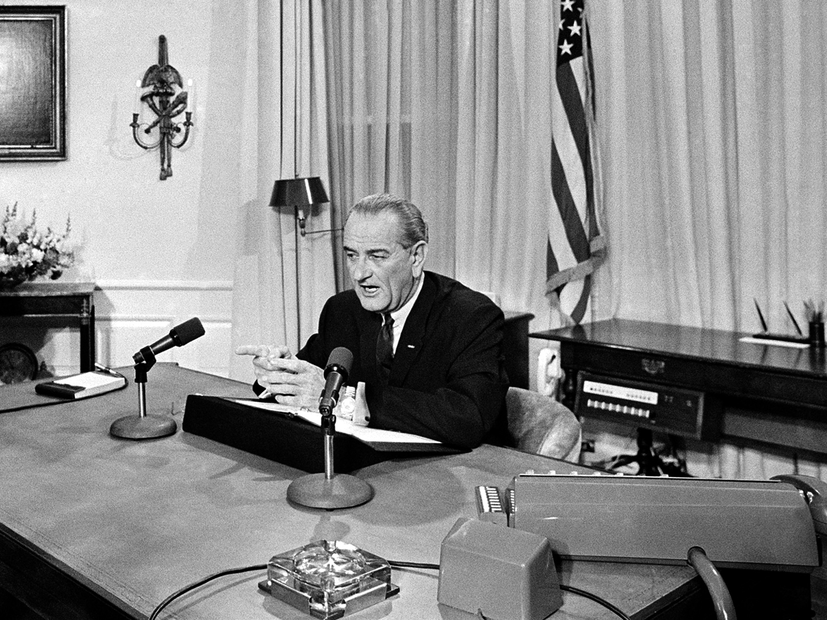 Trump Opts For Gravitas Of The Oval Office As He's In Need Of A Game