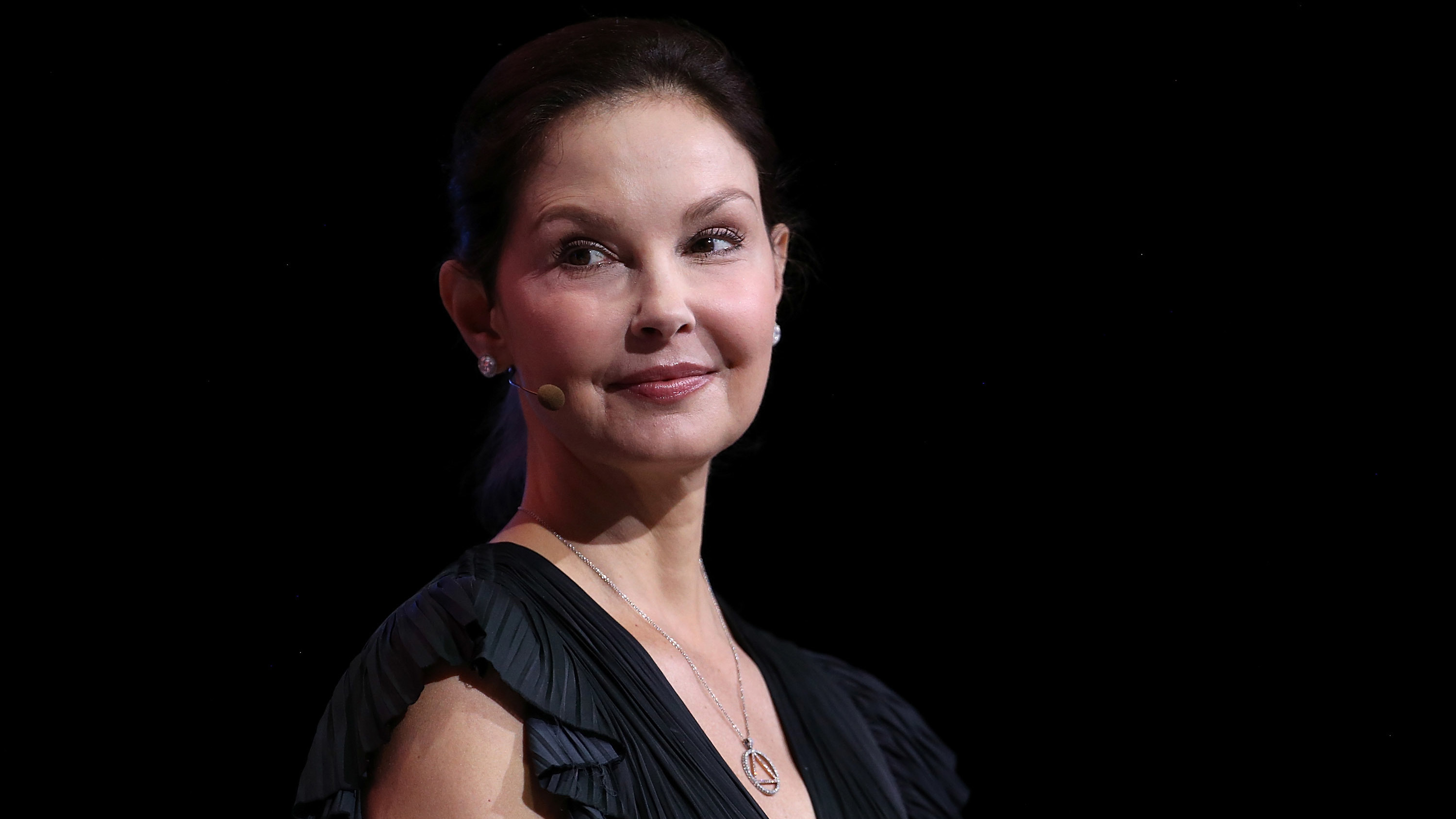 Ashley Judd can continue with the defamation part of her lawsuit against disgraced former movie mogul Harvey Weinstein, a judge ruled Wednesday.