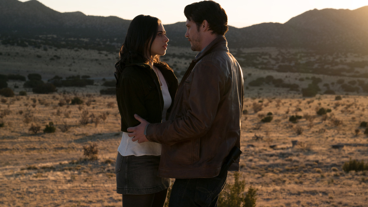 Review 'Roswell, New Mexico' Reboot Is Pure CW NPR