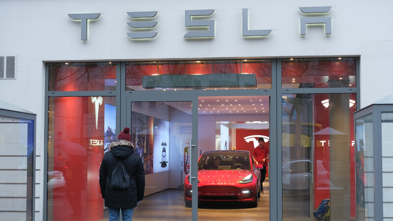 Cars For Less >> Tesla Cuts 3 000 Jobs As Elon Musk Aims To Make More Cars For Less Cars For Less >> Tesla Cuts 3 000 Jobs As Elon Musk Aims To Make More Cars For Less