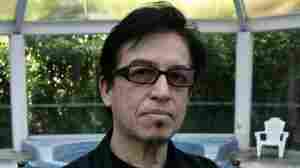 With A New Book, Louie Perez Of Los Lobos Is Master Storyteller