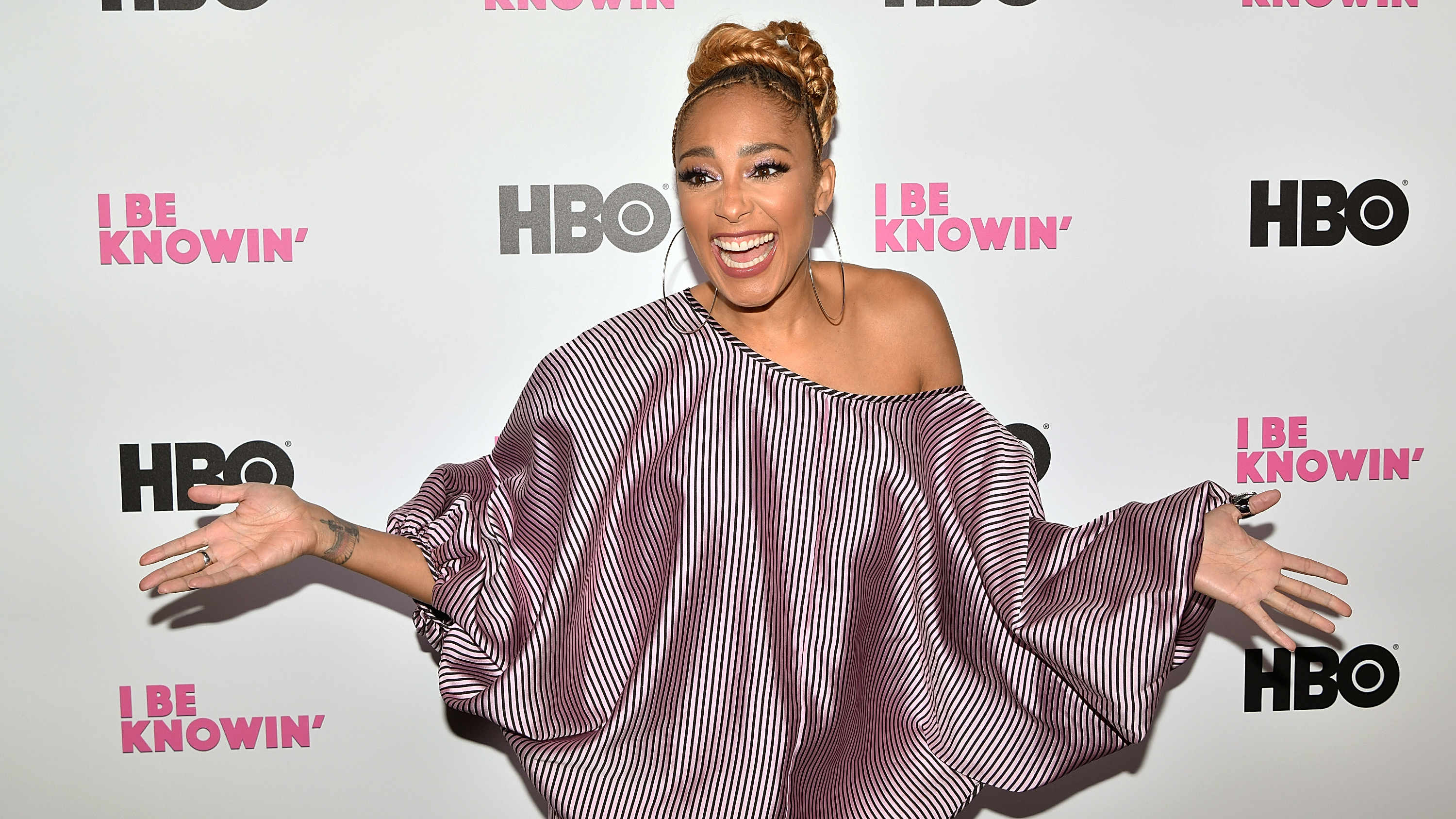 'Insecure' Star Amanda Seales Takes The Stand-Up Stage In HBO's 'I Be