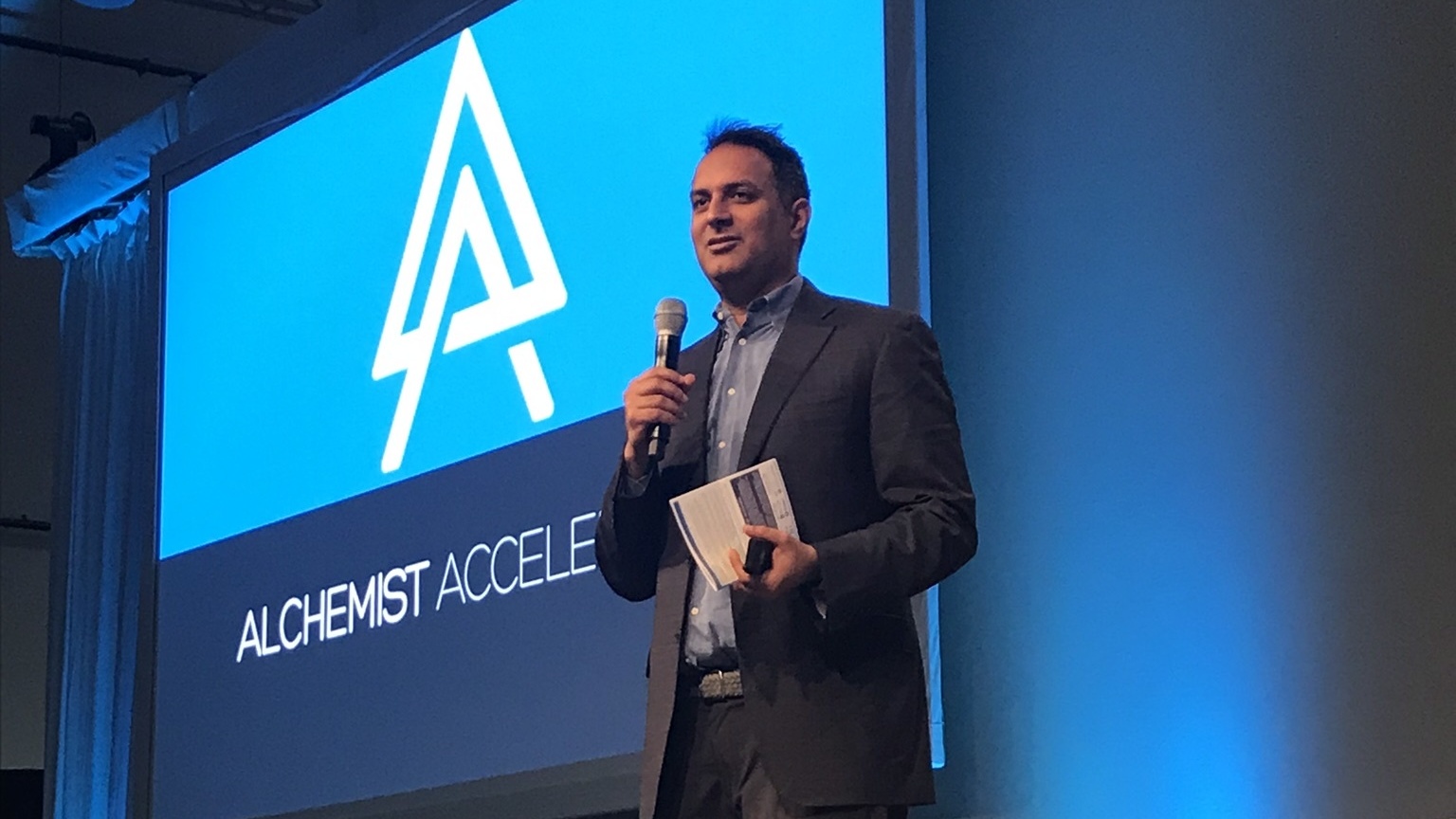 Ravi Belani, managing director at Alchemist Accelerator, speaks at a recent presentation by the startup in Sunnyvale, Calif.