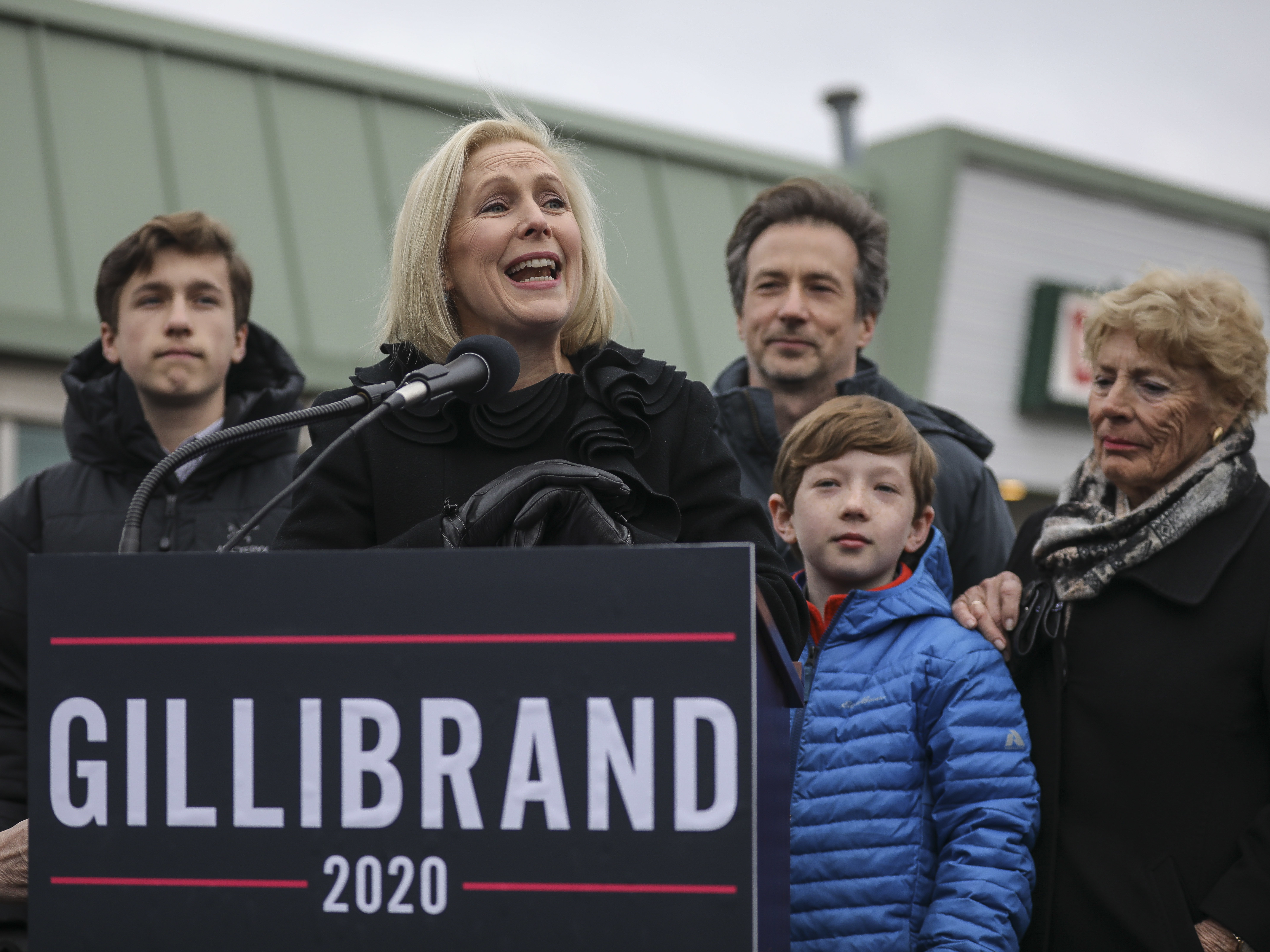 Democratic Presidential Hopefuls Compete To Spurn Establishment Cash