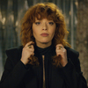 La colaboración de Rian Johnson con Natasha Lyonne : NPR 3 Natasha Lyonne presenta la fascinante 'Muñeca rusa'