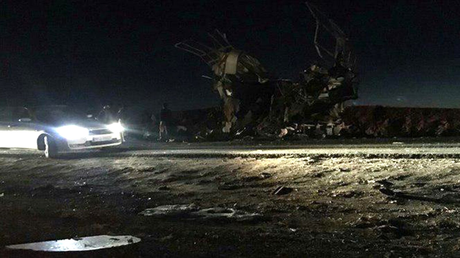 2 Dozen Iranian Revolutionary Guards Reportedly Killed In Bomb Attack thumbnail