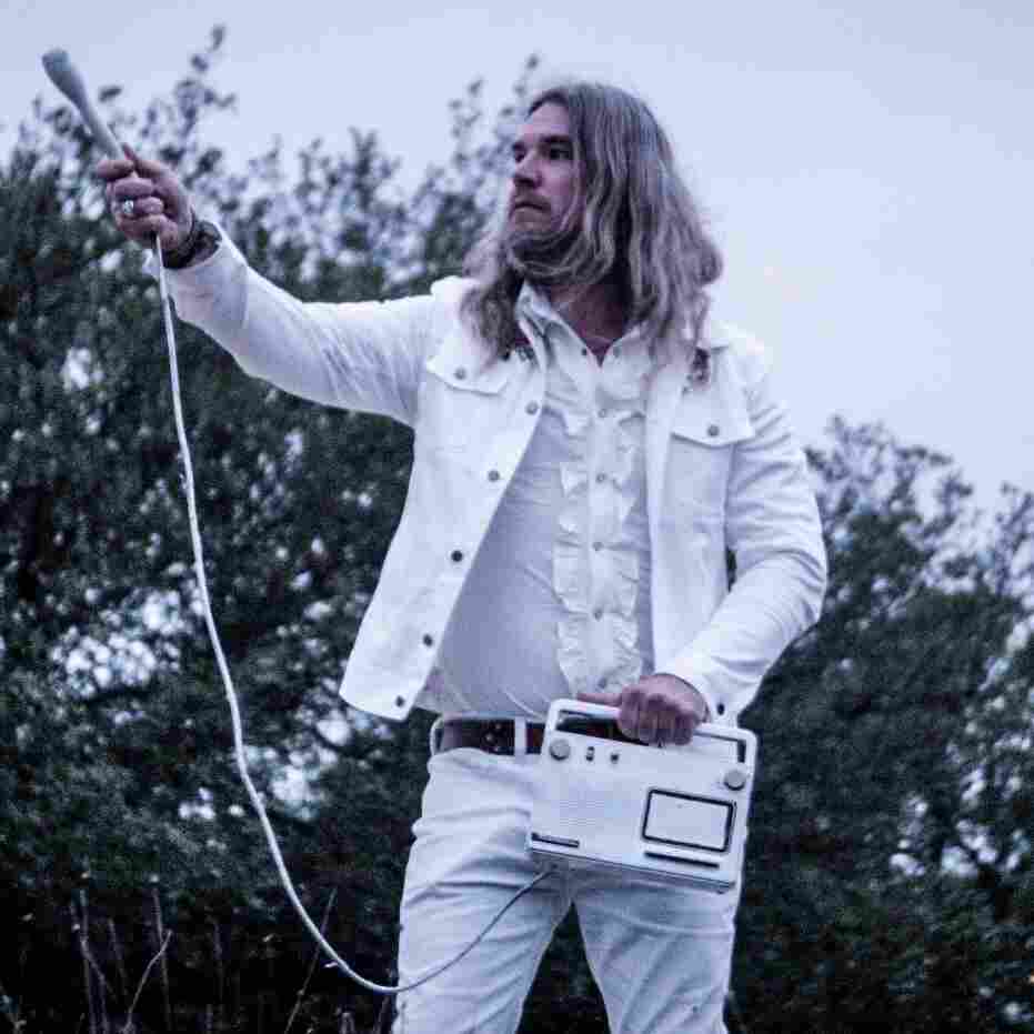 Israel Nash is performing at SXSW 2019.