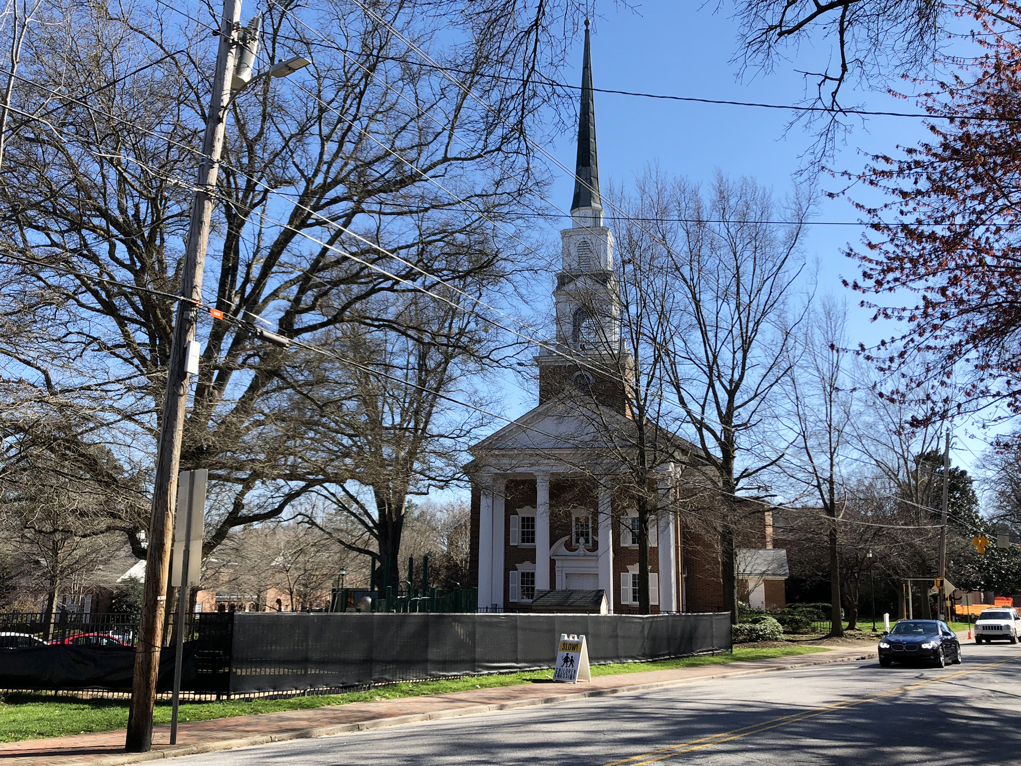 White Memorial Presbyterian Church in Raleigh, N.C., is thriving, with about 4,000 members, at a time when other mainline Protestant congregations are struggling. Just as impressively, it brings together worshippers with disparate political views. (NPR)