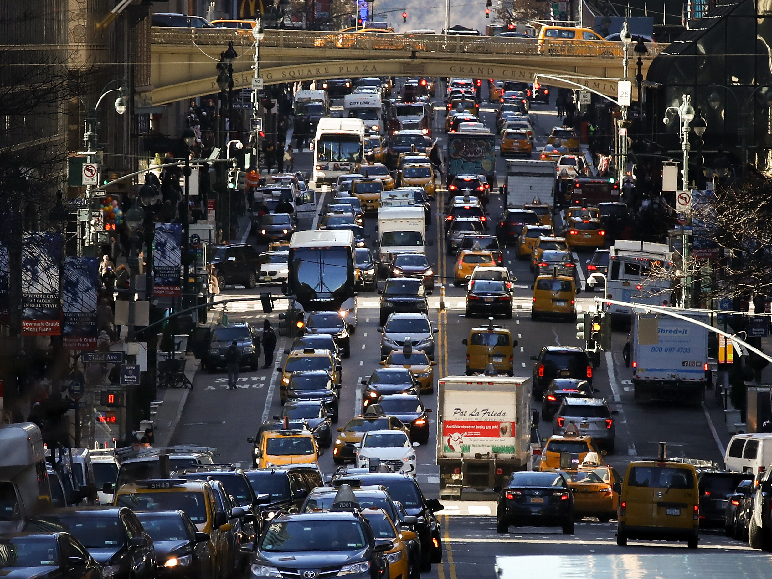 After gaining approval from state lawmakers, New York will become the first U.S. city to levy fees on motorists who drive on some of its most congested streets. Here, traffic fills 42nd Street in Midtown Manhattan in January 2018. (Getty Images)