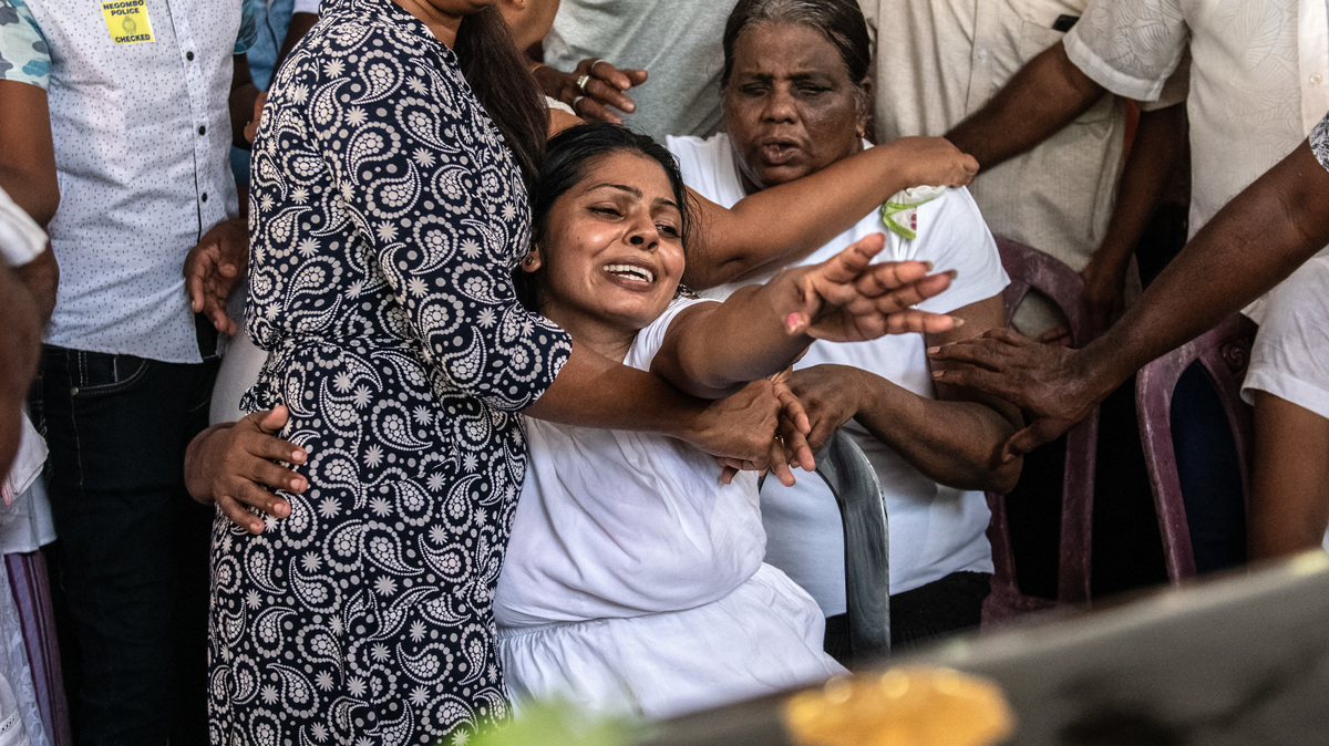 Sri Lanka Holds Mass Funerals For Victims Of The Easter Sunday Attacks