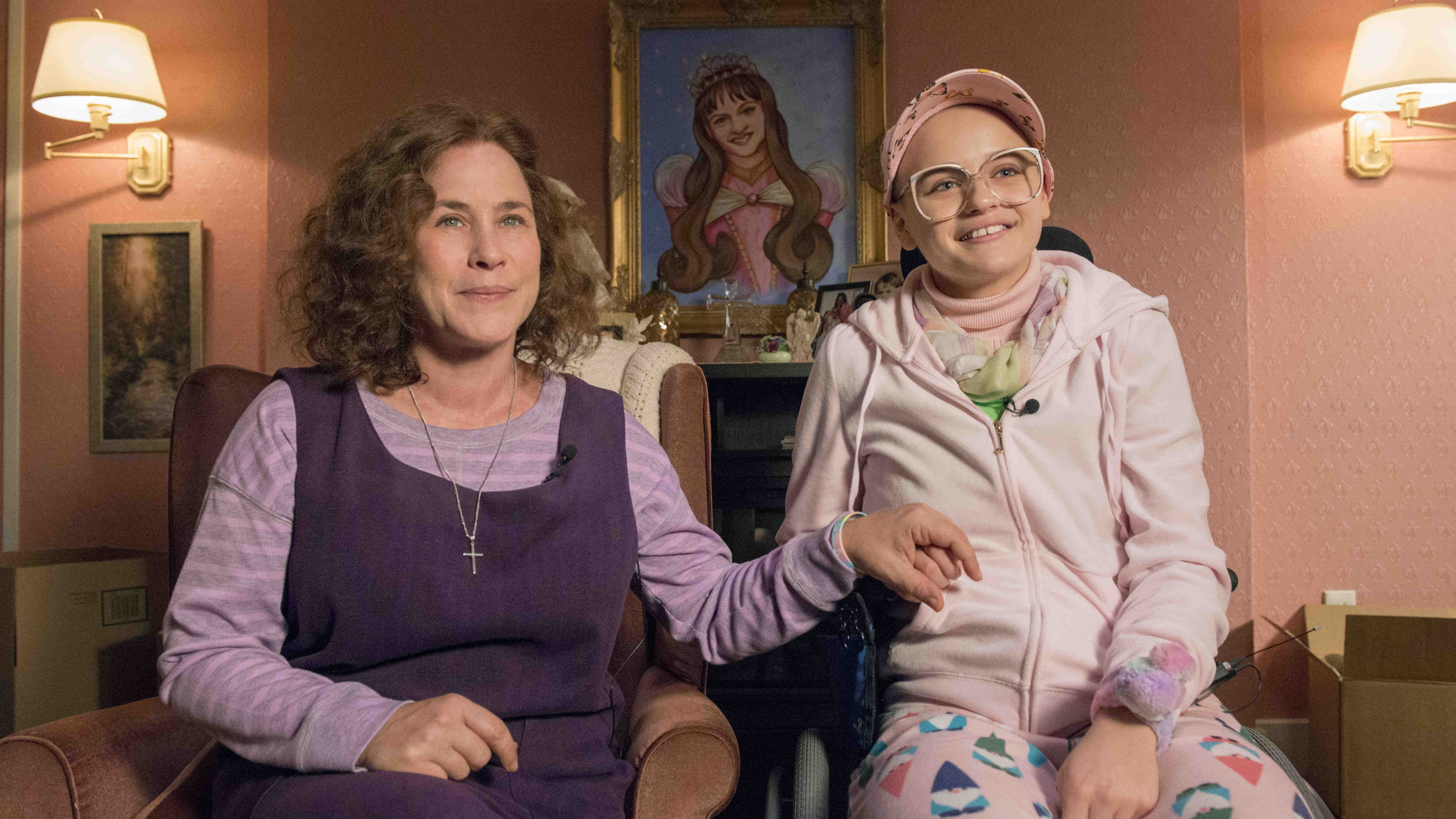 Patricia Arquette plays a mother who convinces the world that her daughter (Joey King) is seriously ill, in the Hulu series The Act. 
