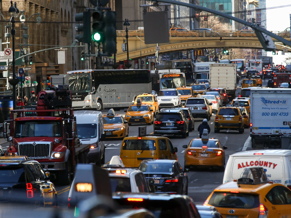Traffic moves along 42nd Street in Midtown Manhattan on Jan. 25, 2018. After decades of efforts by transportation advocates, the state of New York has approved a plan to add congestion pricing to the city, charging drivers who enter a designated zone of Manhattan. (Getty Images)