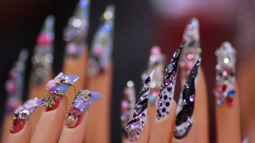 20 trendiest ombre coffin nail designs and ideas in 2022 - Tuko.co.ke