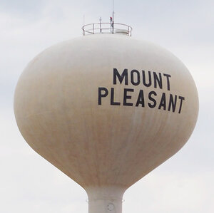 With Workers Hard To Find, Immigration Crackdown Leaves Iowa Town In A Bind