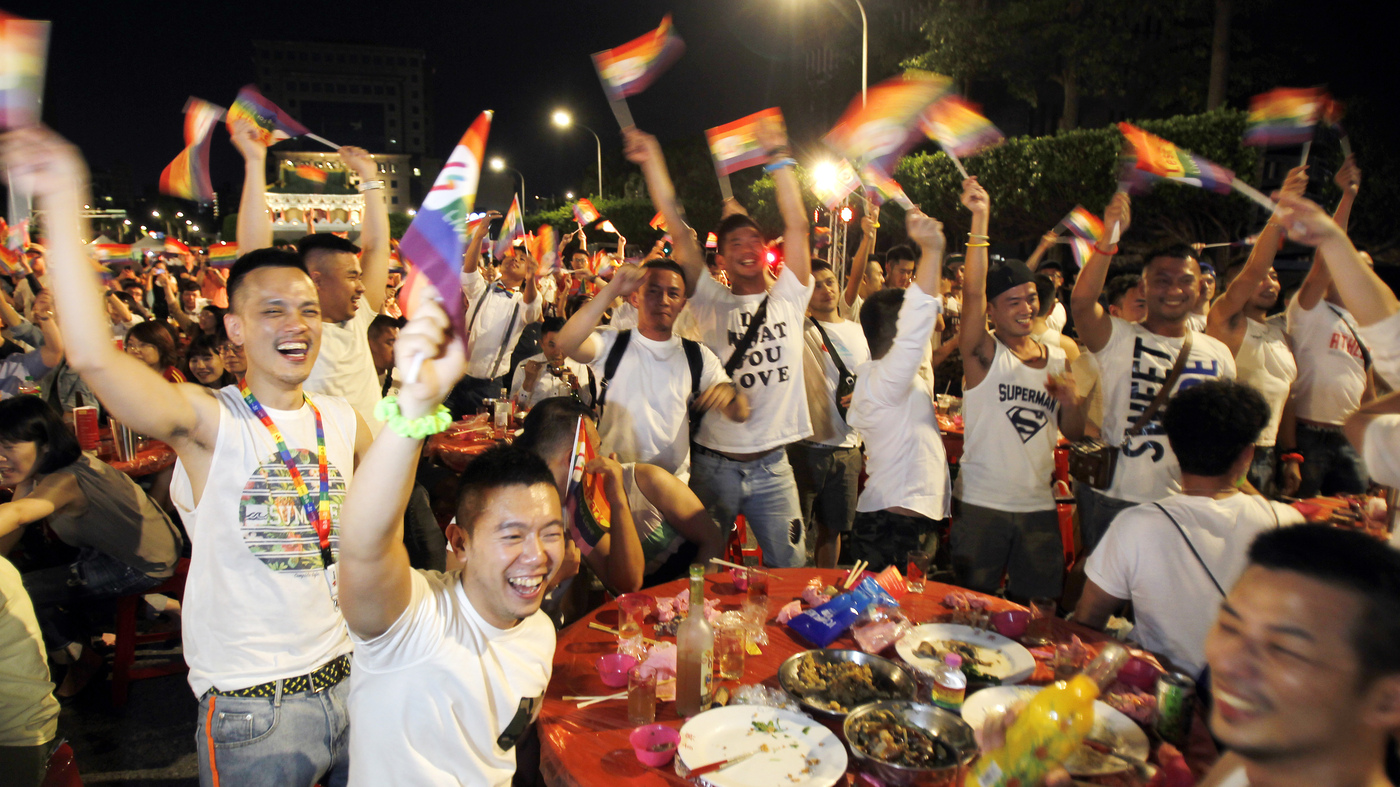 Same Sex Marriages In Taiwan Celebrated At Wedding Banquet