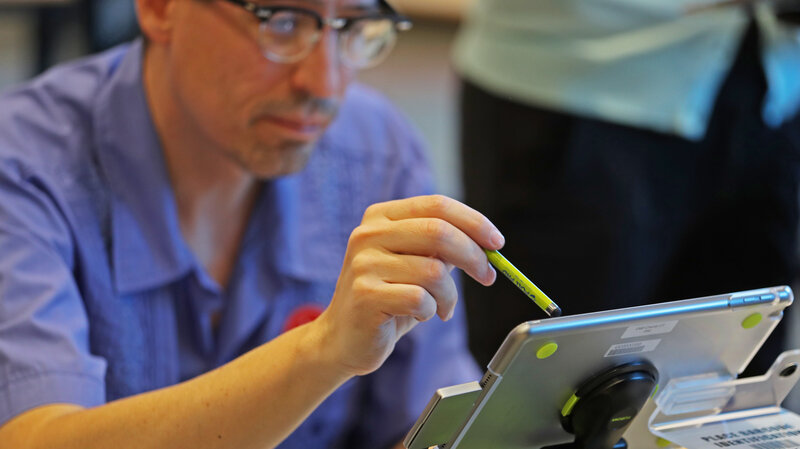 Voting Technology: The Not-So-Simple Act of Casting a Ballot