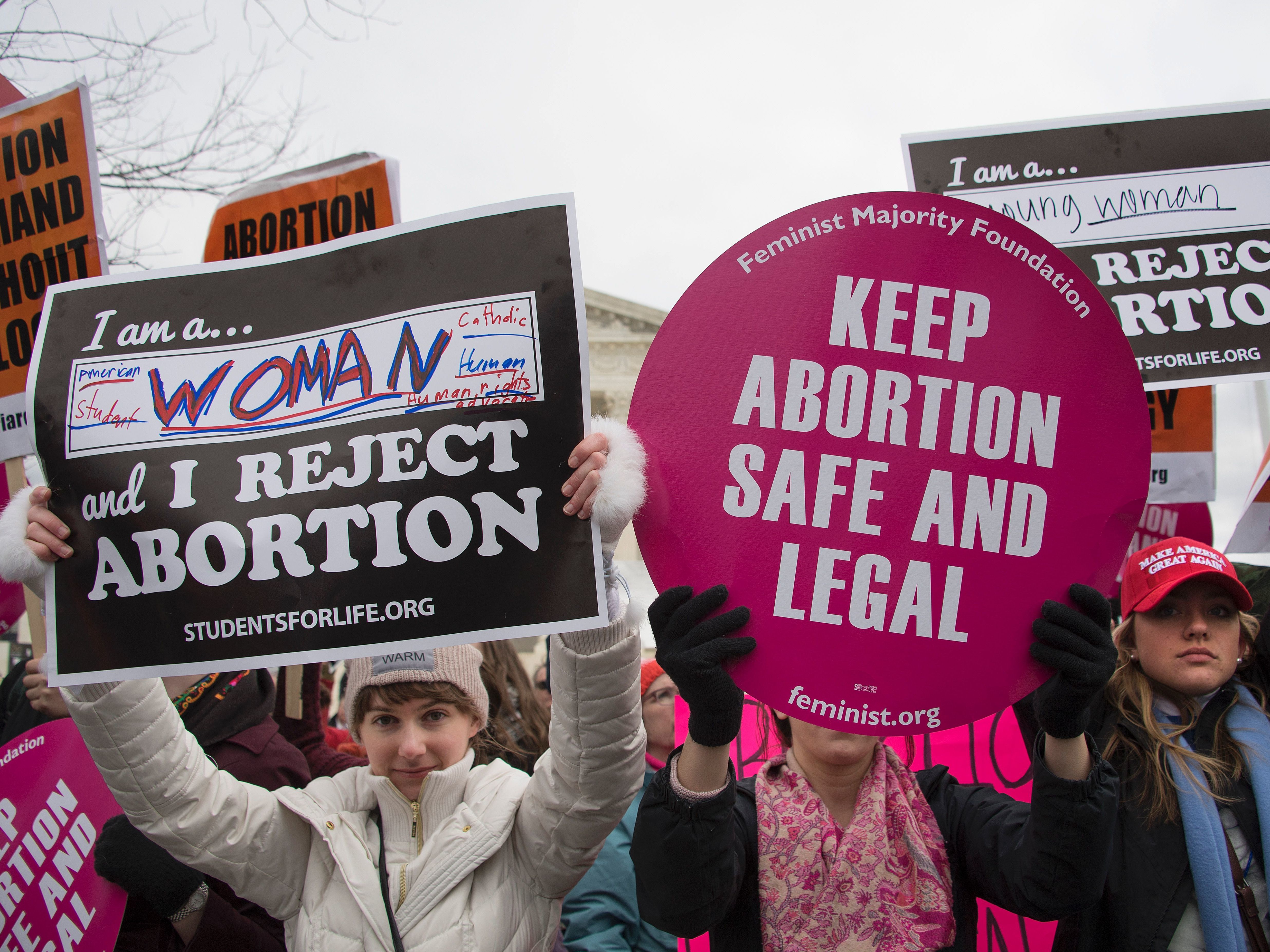 Protesters demonstrate in front of the US Supreme Court during the March For Life in Washington, DC, January 27, 2017. (AFP/Getty Images)