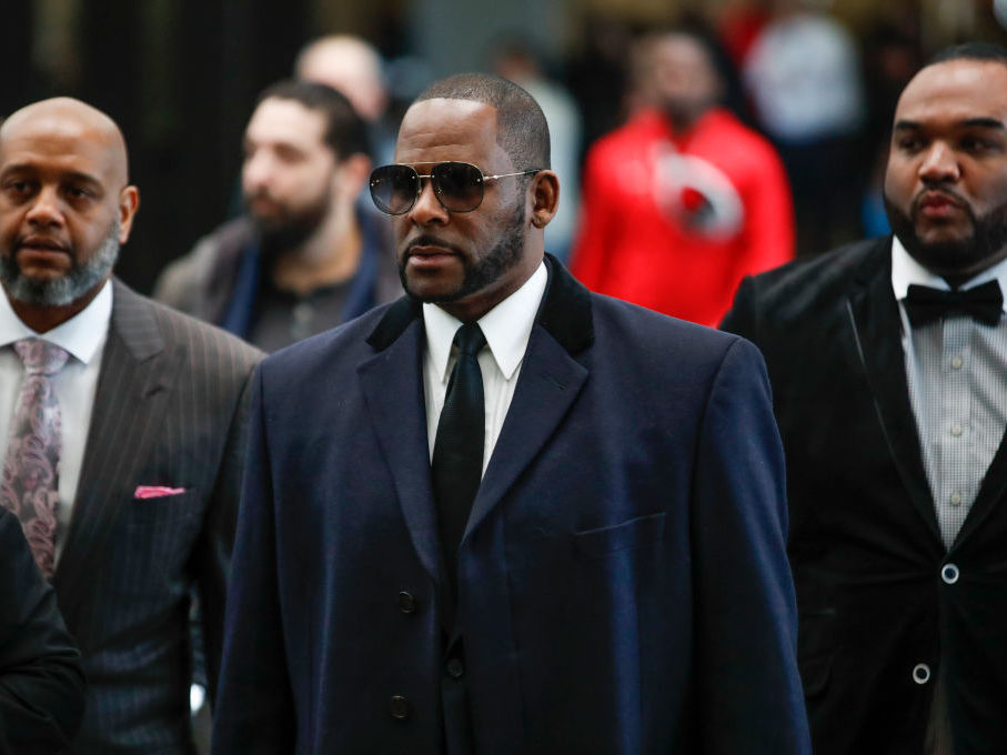 Singer R. Kelly, arriving in Cook County court for a hearing on sexual abuse charges in May. (AFP/Getty Images)