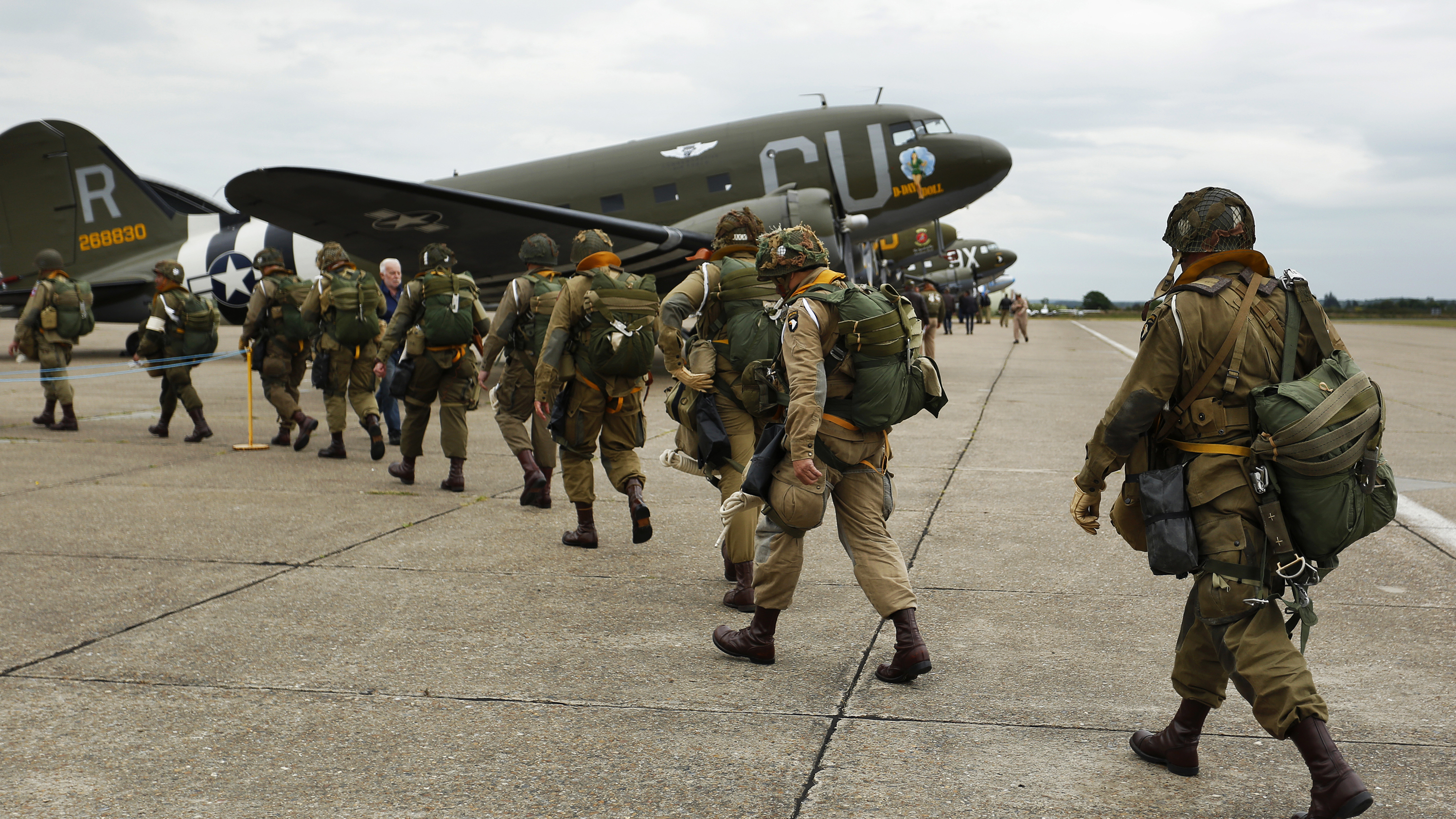 DDay Anniversary Photographer Parachutes To Honor To WWII Vets The