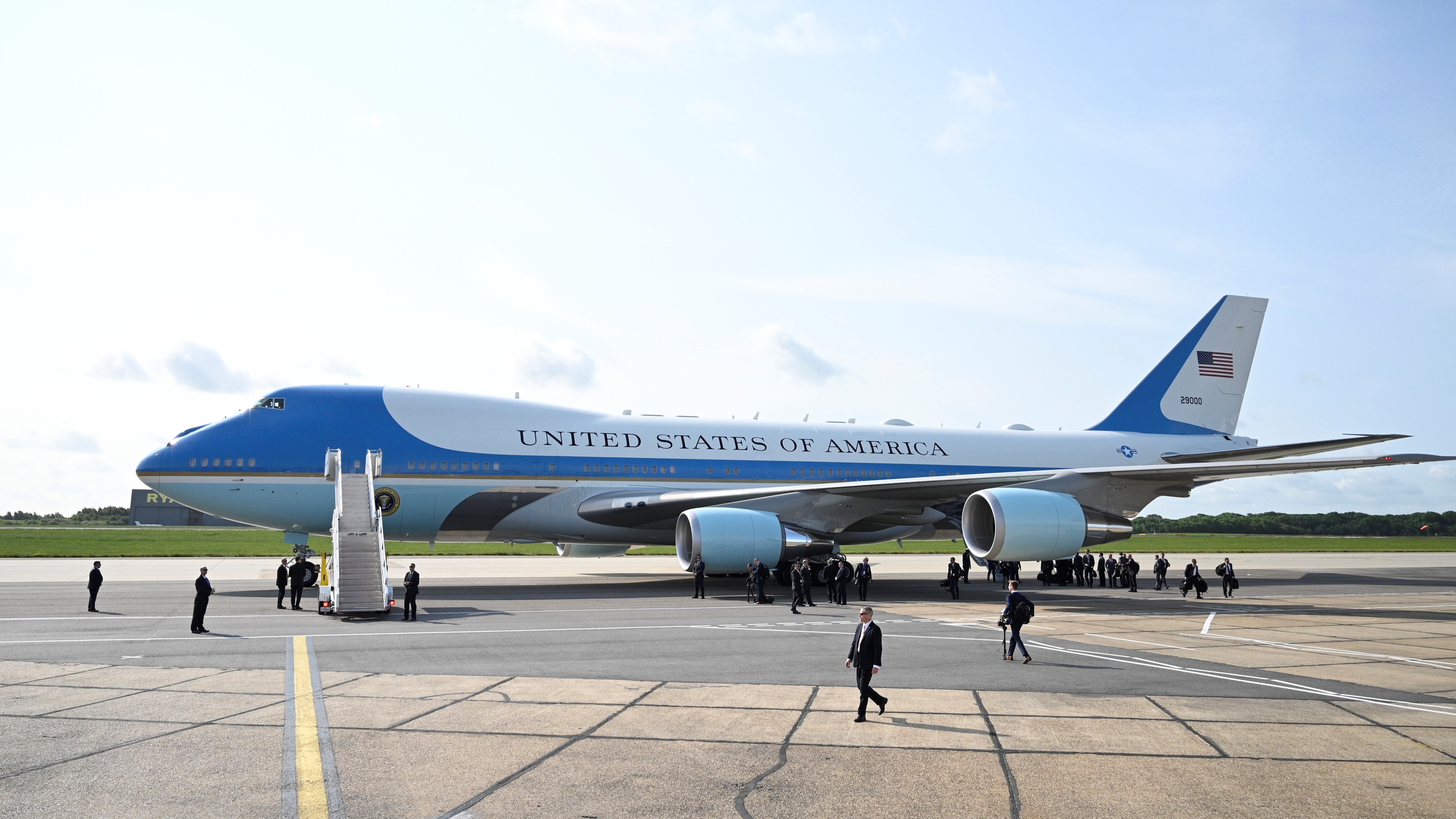 q air force one photo