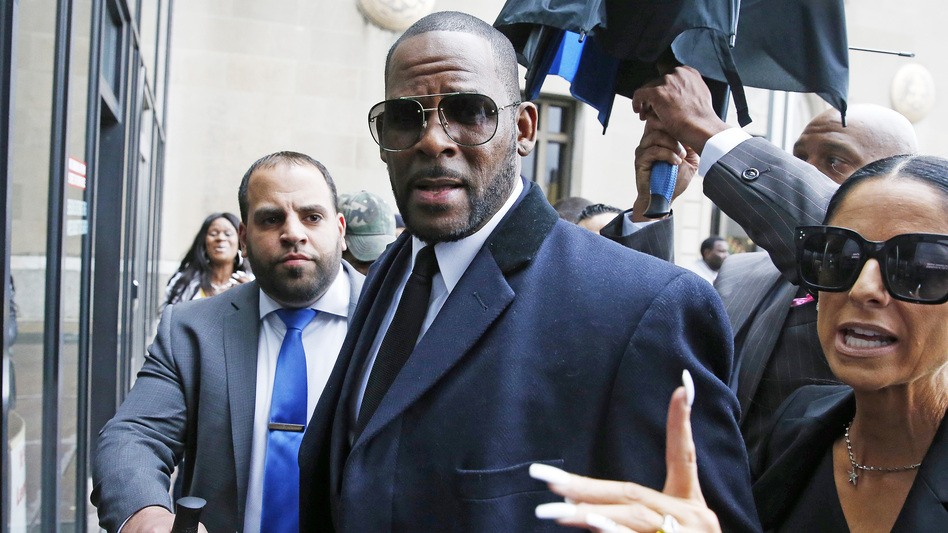R. Kelly, arriving at the Leighton Courthouse in Chicago, Illinois on May 7, 2019. (Nuccio DiNuzzo/Getty Images)
