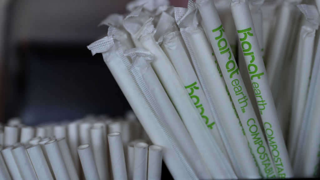 Disposable Paper Straws and Other extra long drinking straws on