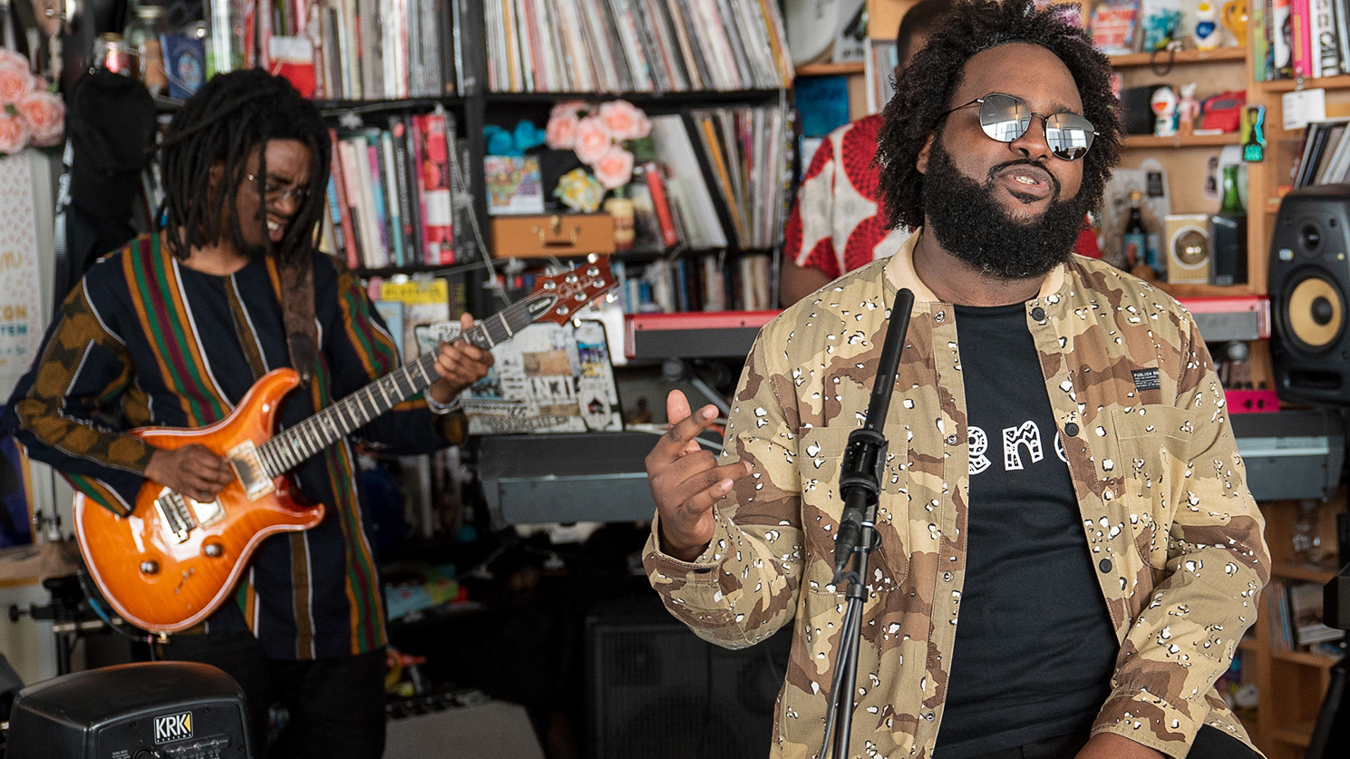 Bas: Tiny Desk Concert