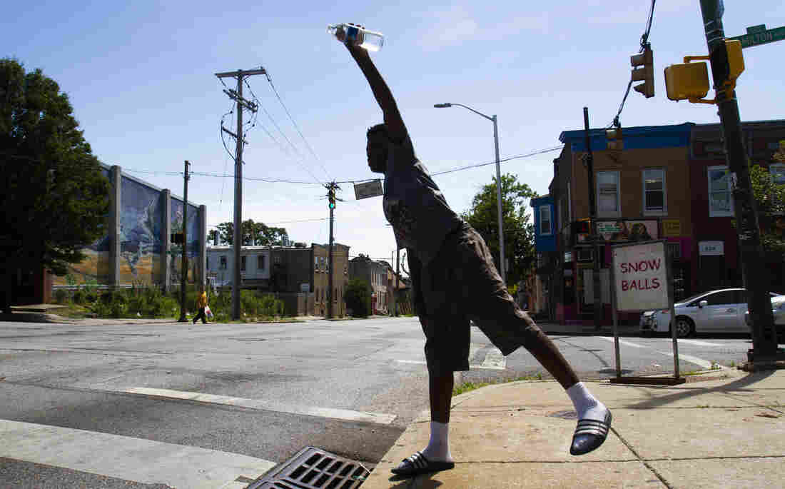Westlake Legal Group tj-handh564_custom-6aa9b01773c316f9f06628da625eeb42a9b4a1f9-s1100-c15 As Rising Heat Bakes U.S. Cities, The Poor Often Feel It Most