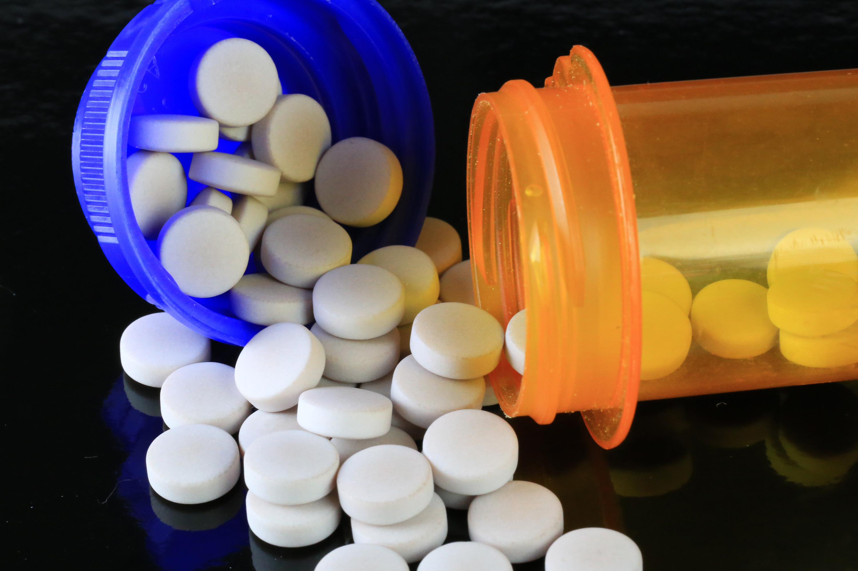 Sometimes doctors rapidly taper their chronic pain patients' opioid doses. Now a federal agency recommends against this. (Getty Images)