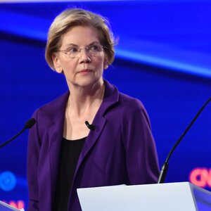 A Surging Warren Faces Attacks From More Moderate 2020 Candidates