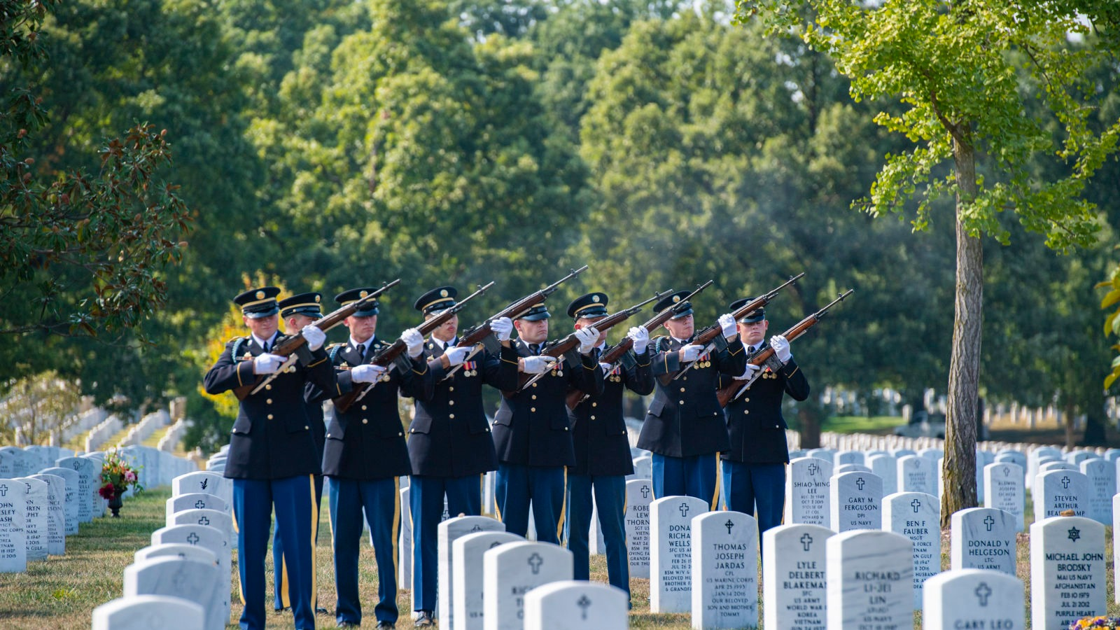 What It Takes To Run A Funeral At Arlington Cemetery : NPR