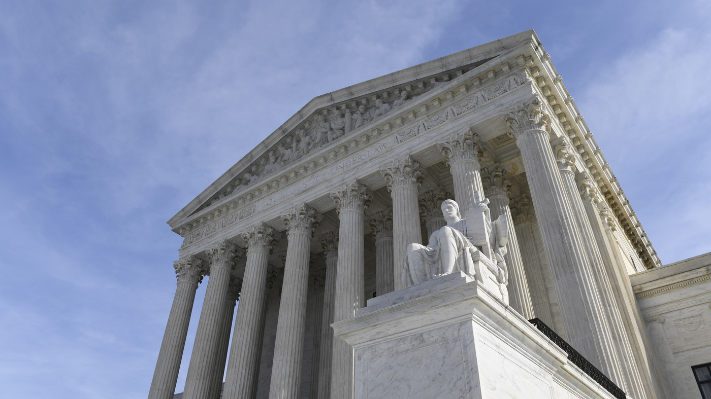 Supreme Court May Side With Trump On 'DREAMers' thumbnail