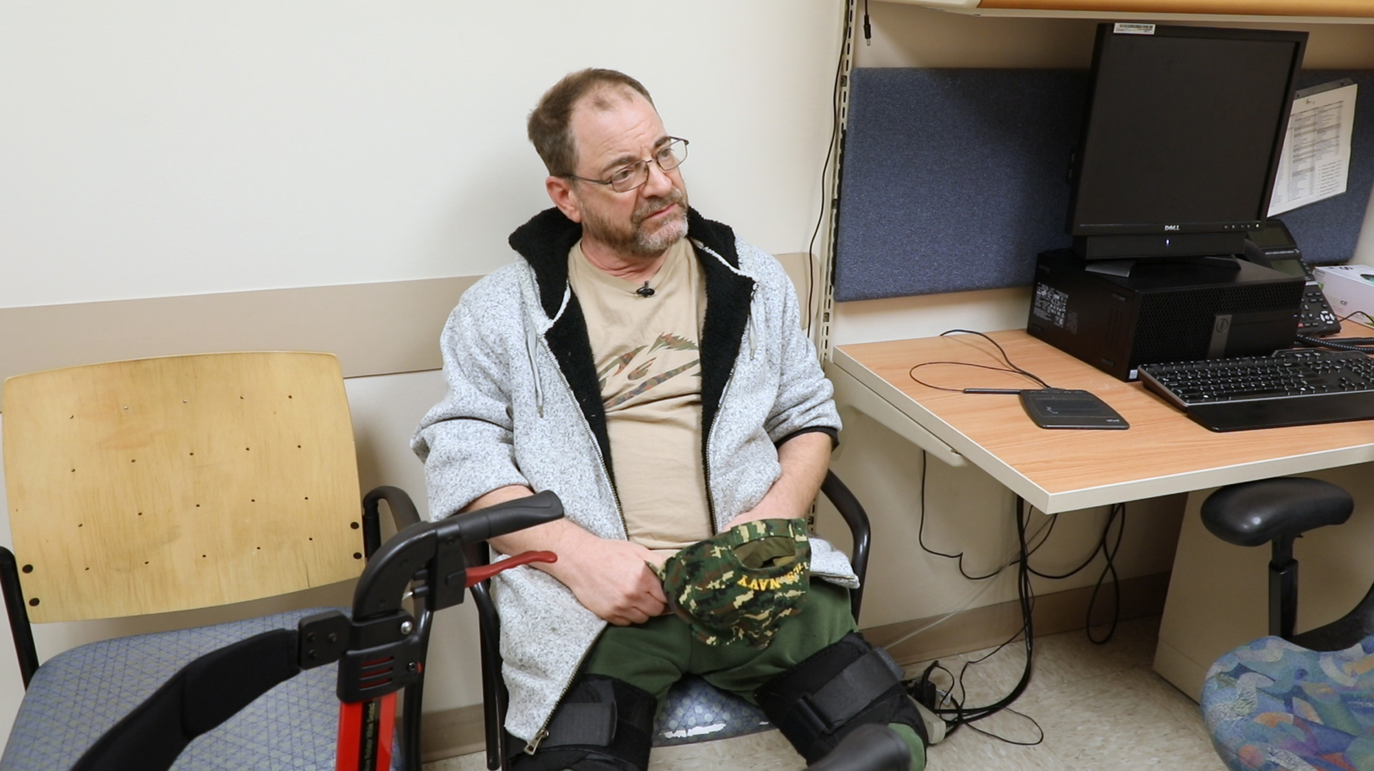 A Veteran Started Vaping THC To Cope With Chronic Pain. Then He Got Very  Sick. - KFF Health News