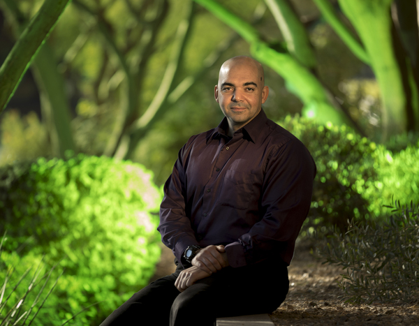 Dr. Mohab Ibrahim, an anesthesiologist and associate professor at the University of Arizona, is exploring the potential to control pain through regular exposure to green light.