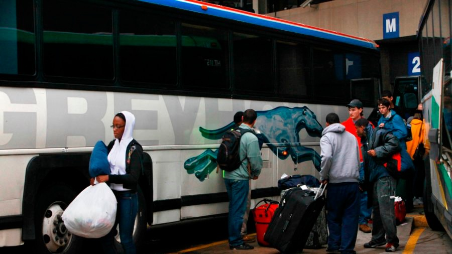 sending luggage through greyhound