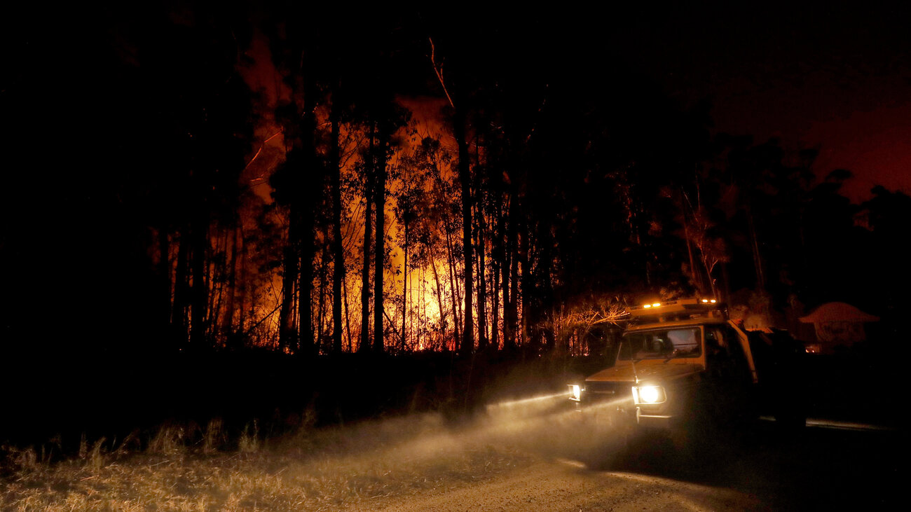 Australia Fires Rage Along Pacific Coast