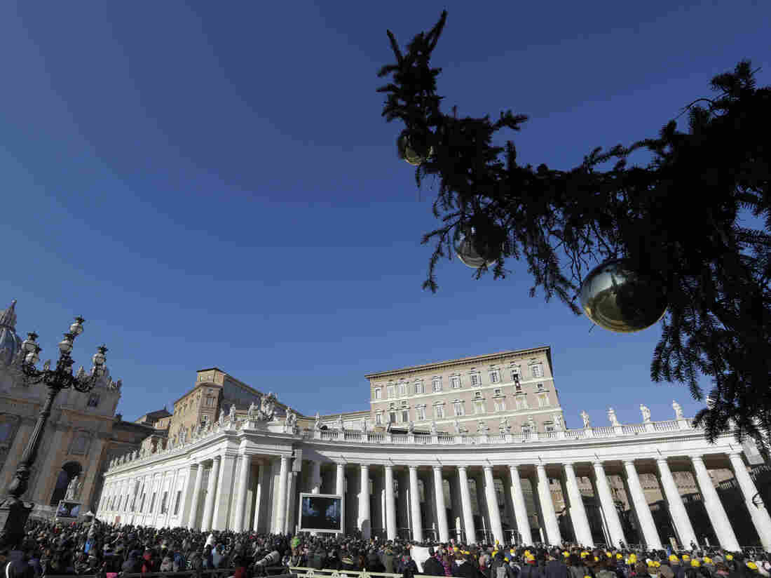 Pope appoints first woman junior foreign affairs minister