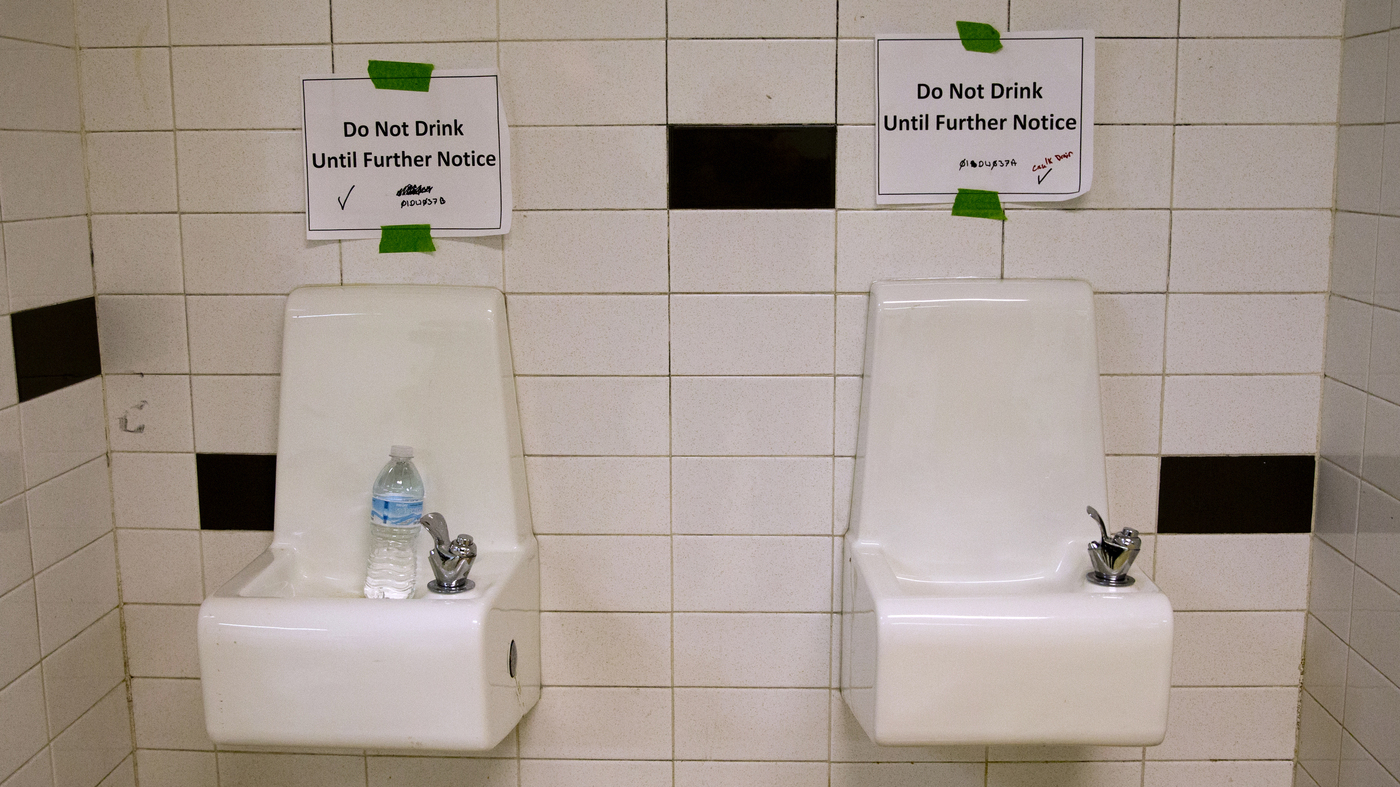 Supreme Court Allows Flint Water Lawsuits To Move Forward, Officials Not 'Immune' thumbnail