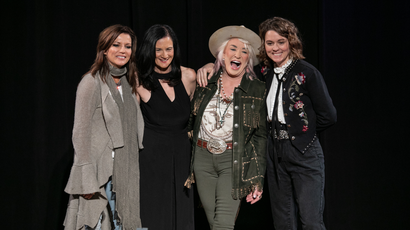 Country Music Channel CMT Promises Equal Video Plays For Men And Women