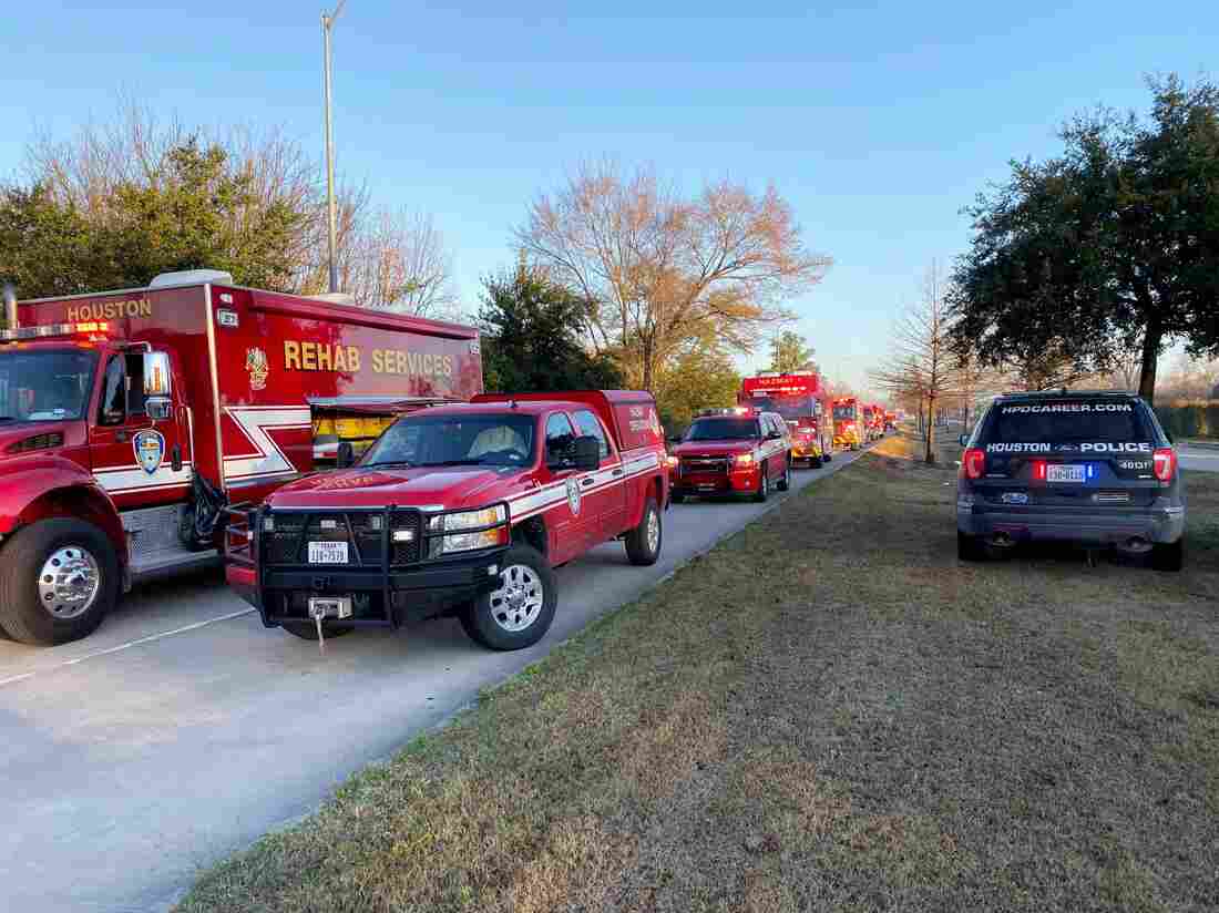 Westlake Legal Group rts2zpnw-b25a6c7ff7b24c47ae9fb07cd4cb6ec87e6d86cd-s1100-c15 At Least 2 People Killed In Massive Industrial Explosion In Houston