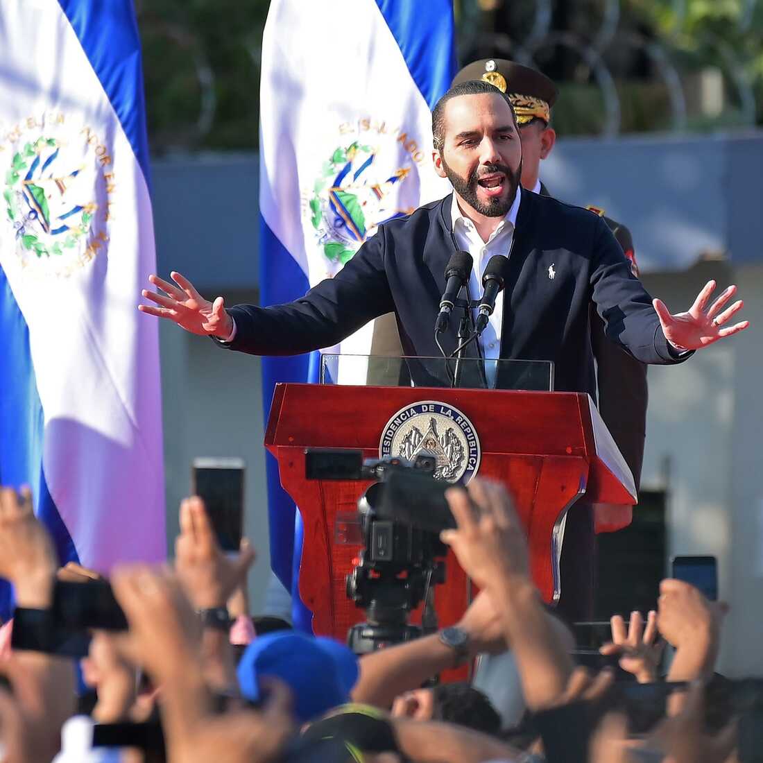 Troops Occupy El Salvador's Legislature To Back President's Crime